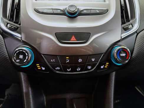 Used 2017 Chevrolet Cruze LT w/ Convenience Package image 16