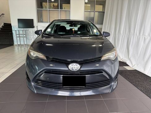 Used 2017 Toyota Corolla LE w/ Carpet Mat Package (TMS) FWD image 2