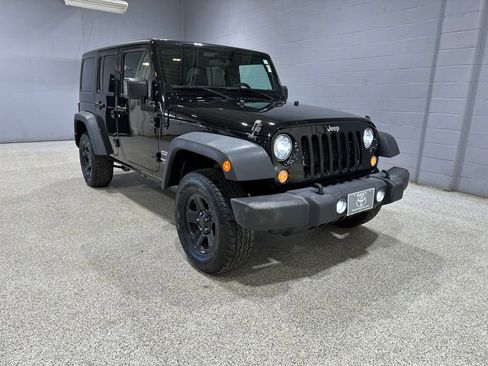 Used 2018 Jeep Wrangler Unlimited Sport w/ Connectivity Group AWD/4WD image 1