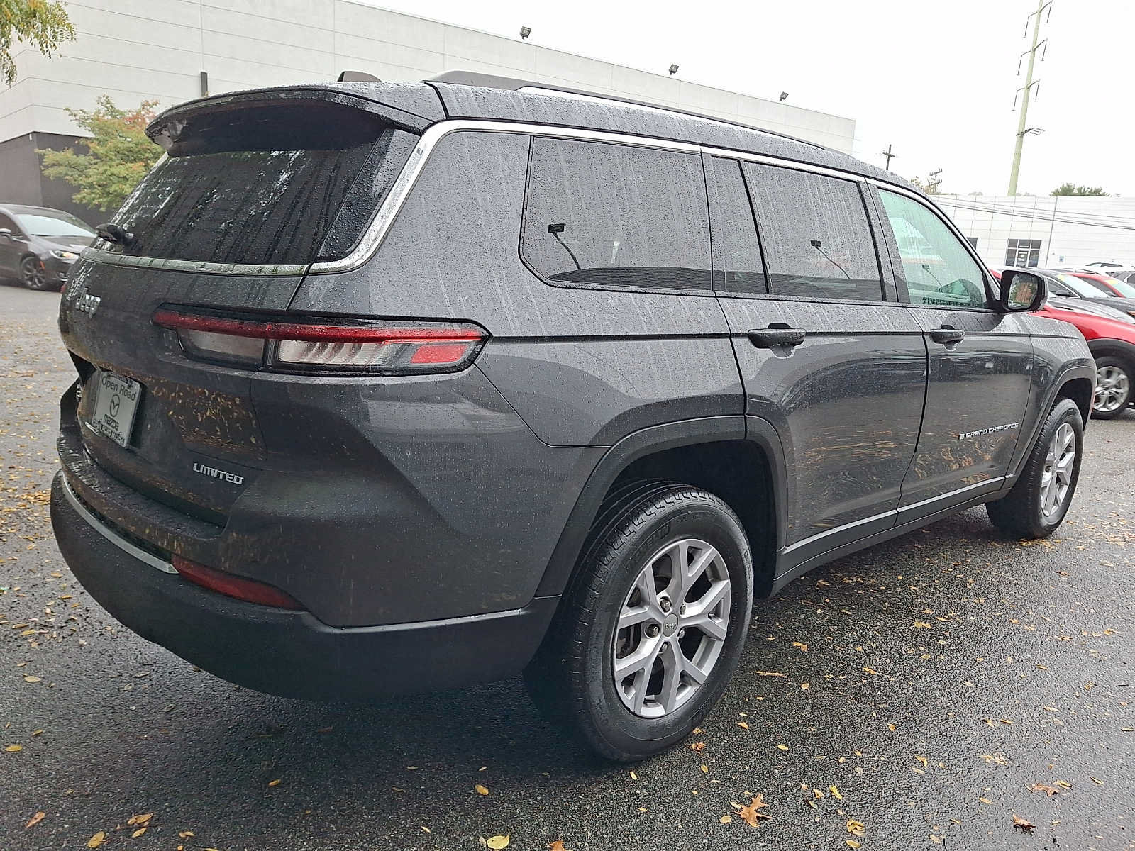 Used 2022 Jeep Grand Cherokee L Limited AWD/4WD image 4
