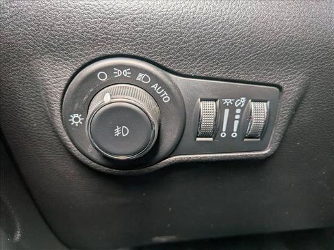 Used 2024 Jeep Compass Trailhawk AWD/4WD image 16