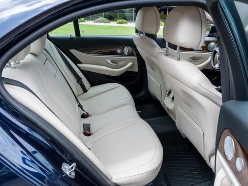 Used 2017 Mercedes-Benz E 300 4MATIC image 29