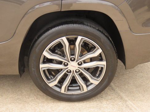 Used 2019 GMC Terrain Denali w/ Advanced Safety Package FWD image 16