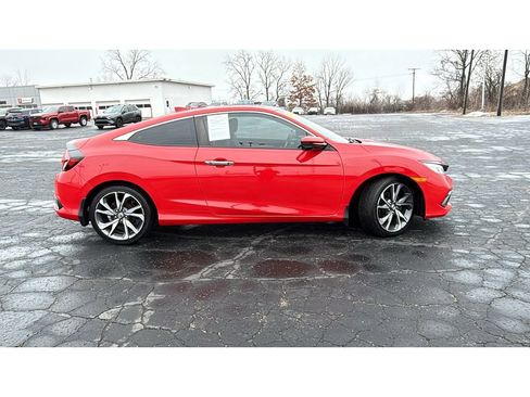 Used 2019 Honda Civic Touring image 9