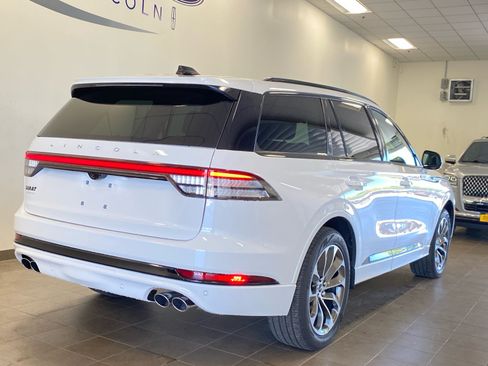 New 2026 Lincoln Aviator AWD image 7