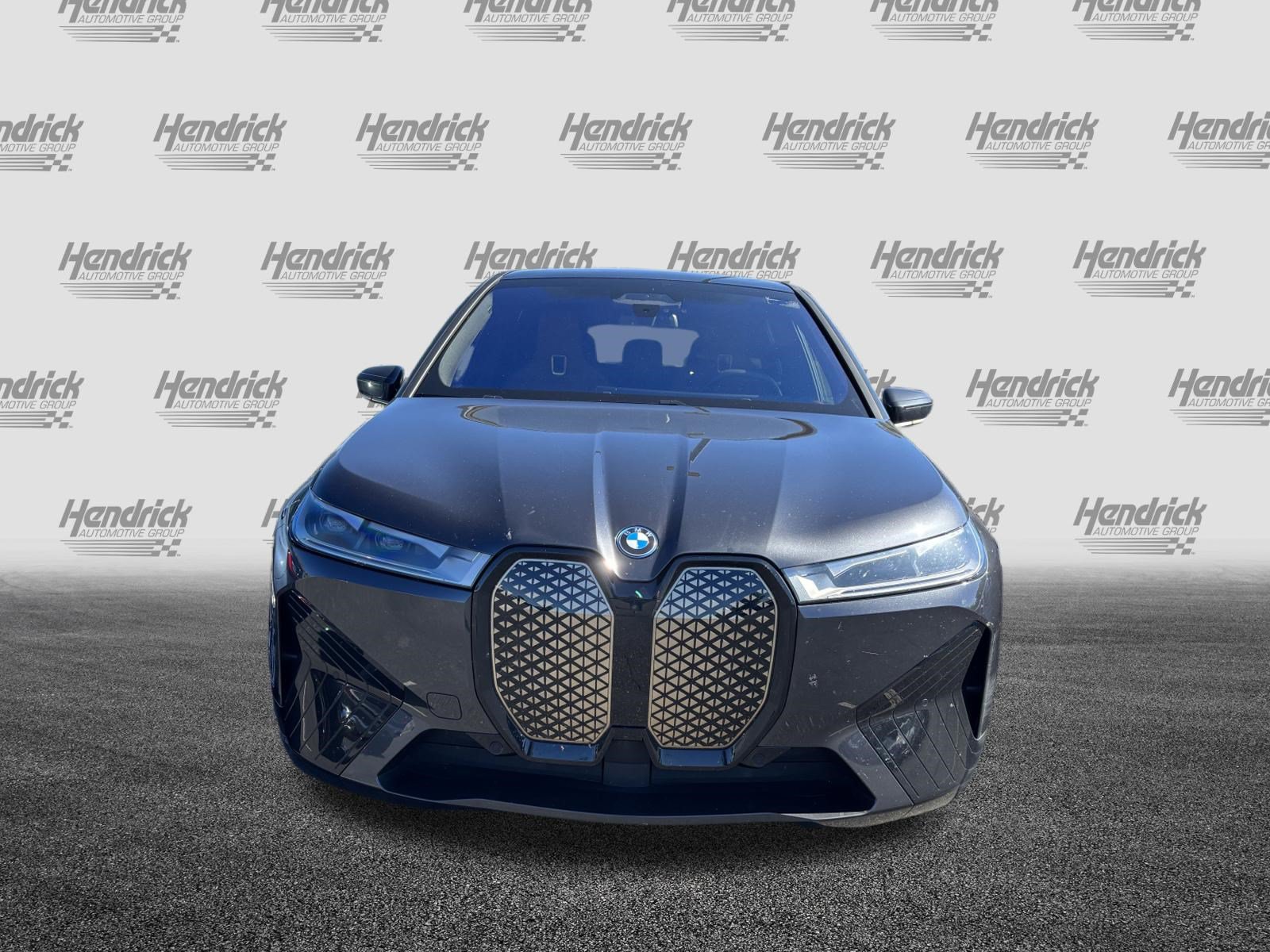 Used 2024 BMW iX xDrive50 w/ Premium Package AWD/4WD image 3