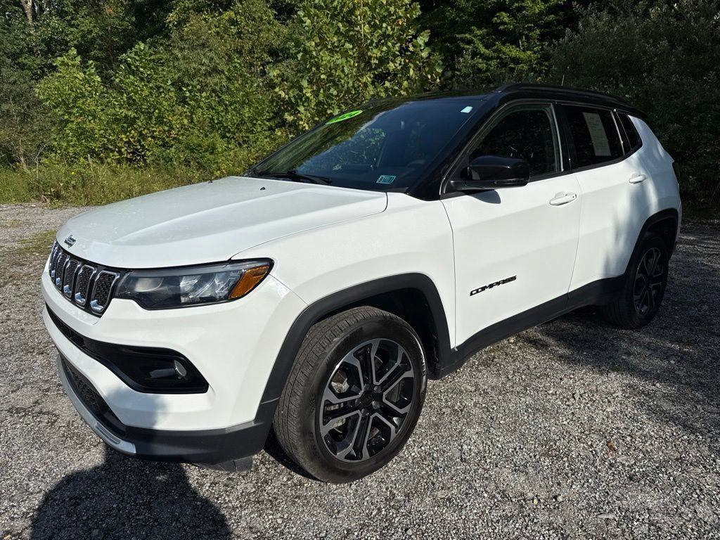 Used 2024 Jeep Compass Limited AWD/4WD image 3
