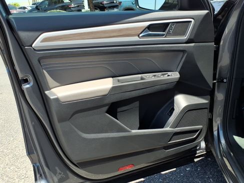 Used 2023 Volkswagen Atlas SEL AWD/4WD image 20