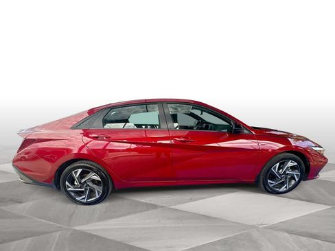 Used 2025 Hyundai Elantra Sport FWD image 9