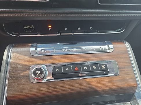 Used 2025 Lincoln Aviator Reserve w/ Equipment Group 201A image 20