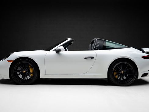 Used 2019 Porsche 911 Targa 4S image 18