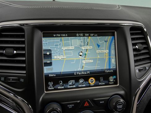 Used 2015 Jeep Grand Cherokee Overland w/ Advanced Technology Group RWD image 30