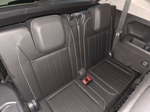Used 2022 Volkswagen Tiguan SE FWD image 14