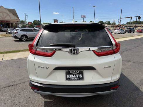 Used 2017 Honda CR-V LX image 4