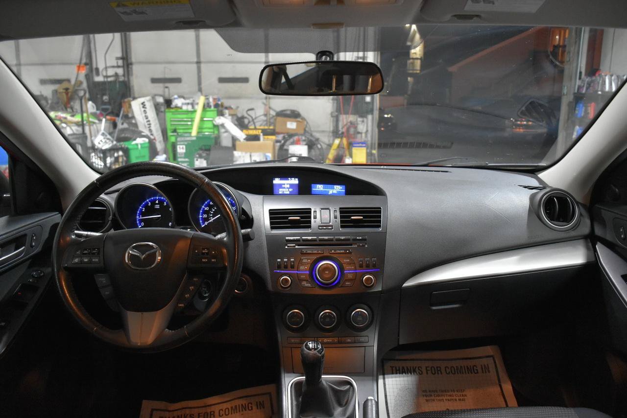 Used 2013 MAZDA MAZDA3 i Touring FWD image 13