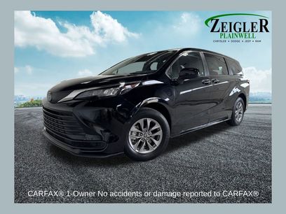 Used 2025 Toyota Sienna LE