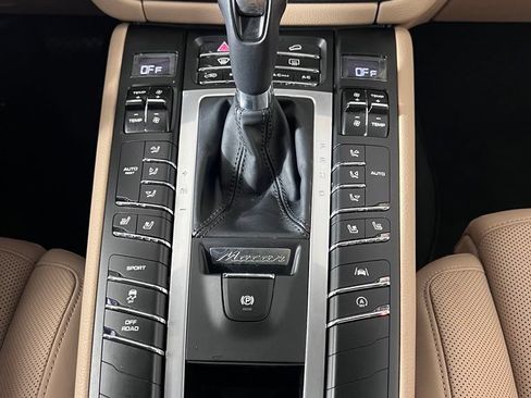Certified 2021 Porsche Macan S AWD/4WD image 35