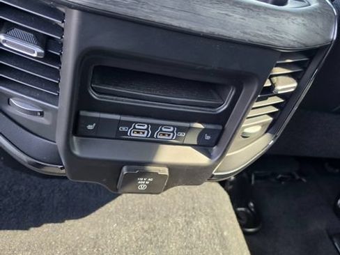 Used 2025 RAM 2500 Limited AWD/4WD image 6