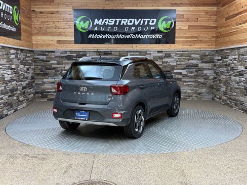 Certified 2024 Hyundai Venue Limited image 9