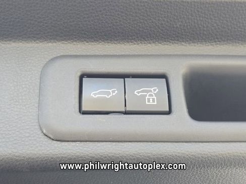 Used 2023 Toyota Sequoia Limited image 17