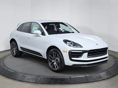 New 2026 Porsche Macan image 9