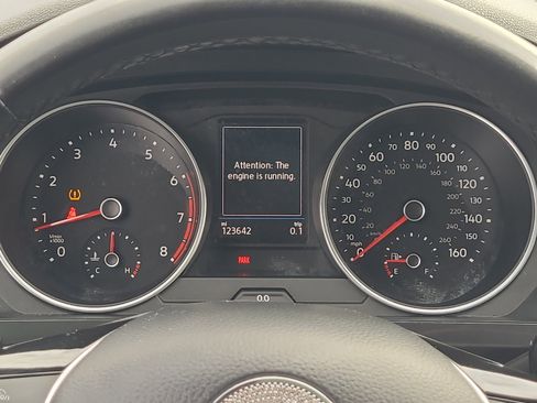 Used 2019 Volkswagen Tiguan SE image 20