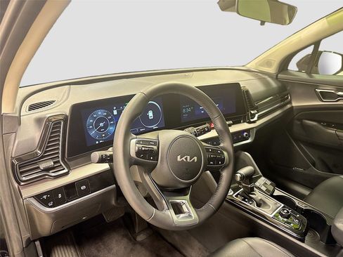 Used 2023 Kia Sportage SX image 9