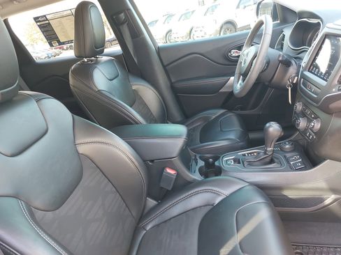 Used 2022 Jeep Cherokee Latitude w/ Trailer Tow Group image 10