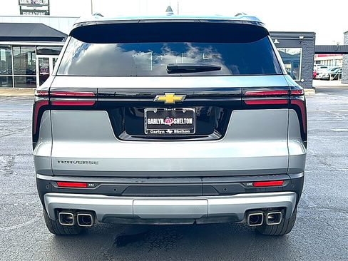 Used 2025 Chevrolet Traverse LT image 7