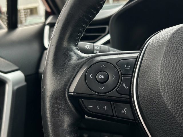 Used 2019 Toyota RAV4 XLE Premium w/ Cold Weather Package AWD/4WD image 40