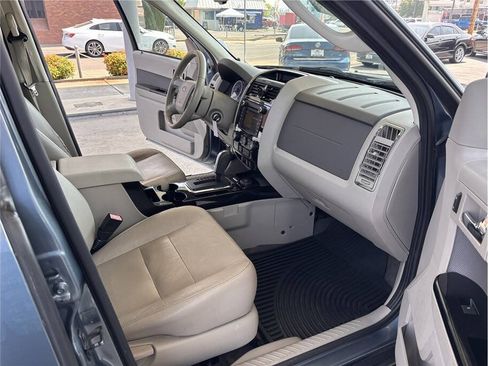 Used 2010 Ford Escape Limited AWD/4WD image 16