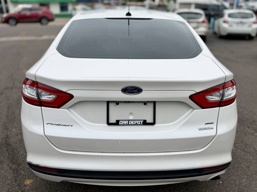 Used 2015 Ford Fusion SE w/ Equipment Group 202A FWD image 4