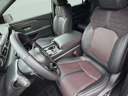 New 2026 Honda Pilot Black Edition image 11