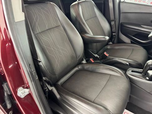 Used 2022 Chevrolet Trax LT w/ Driver Confidence Package image 33