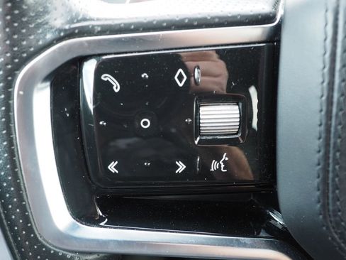 Used 2022 Land Rover Range Rover Evoque R-Dynamic SE image 28