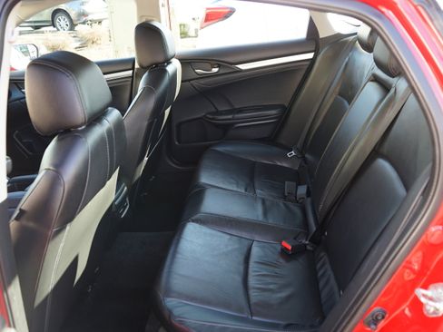 Used 2016 Honda Civic Touring image 18