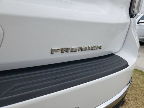 Used 2024 Chevrolet Suburban Premier RWD image 8
