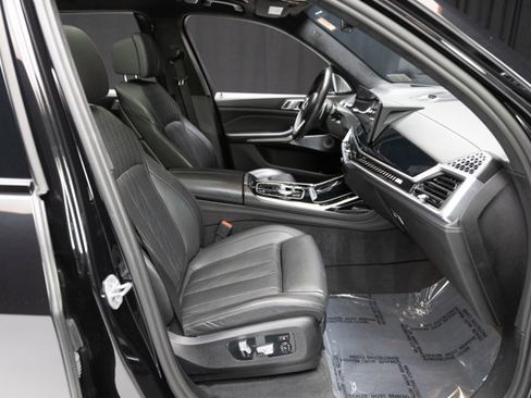 Used 2023 BMW X7 M60i w/ Executive Package image 58