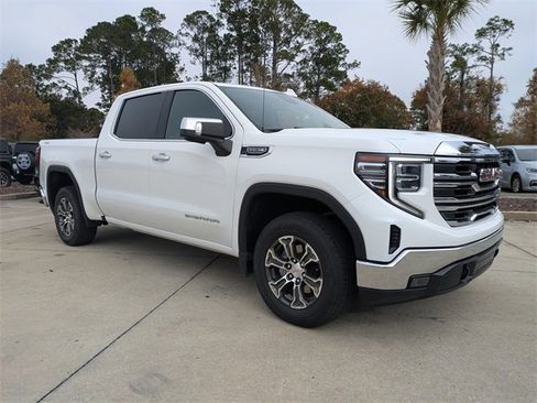 Used 2024 GMC Sierra 1500 SLT image 2