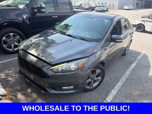 Used 2017 Ford Focus SE image 1