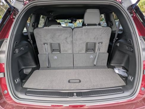 New 2025 Jeep Grand Cherokee L Laredo image 11