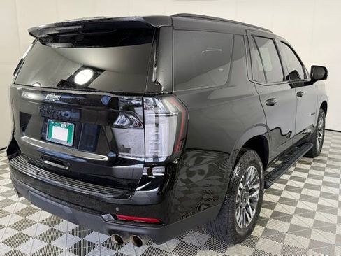 Used 2025 Chevrolet Tahoe Z71 w/ Comfort Package AWD/4WD image 7
