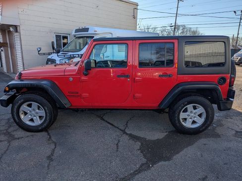 Used 2017 Jeep Wrangler Unlimited Sport w/ Quick Order Package 24S AWD/4WD image 4