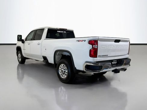 Used 2024 Chevrolet Silverado 2500 LT AWD/4WD image 7