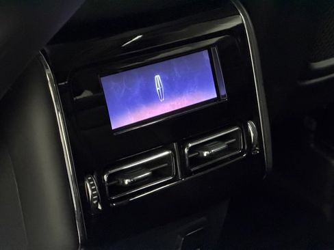 Used 2025 Lincoln Aviator Reserve w/ Jet Appearance Package AWD/4WD image 28