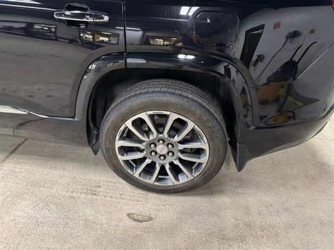 Used 2021 GMC Acadia Denali w/ Denali Ultimate Package AWD/4WD image 9