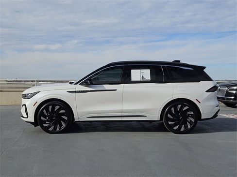 Used 2024 Lincoln Nautilus Black Label w/ Jet Appearance Package (87T) image 4