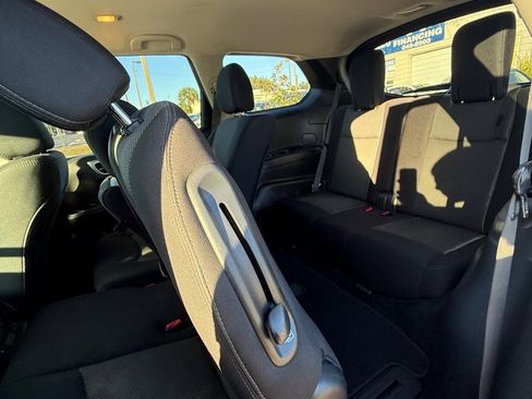 Used 2018 Nissan Pathfinder SV AWD/4WD image 10