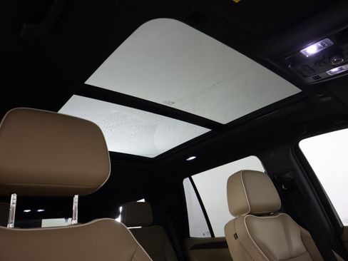 Used 2022 Chevrolet Tahoe Premier image 15