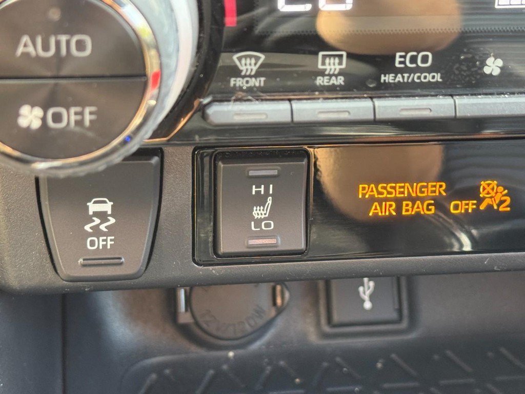 Used 2021 Toyota RAV4 XSE w/ XSE Grade Weather Package AWD/4WD image 31